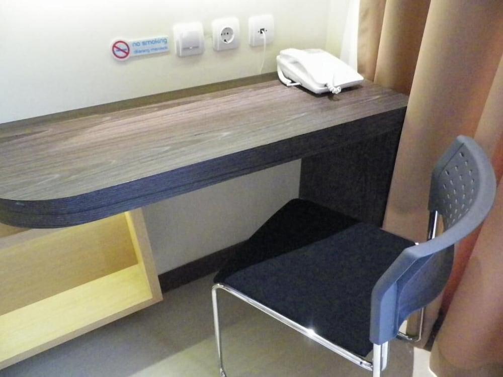 Hotel Aveon Express By Daphna International 3*
