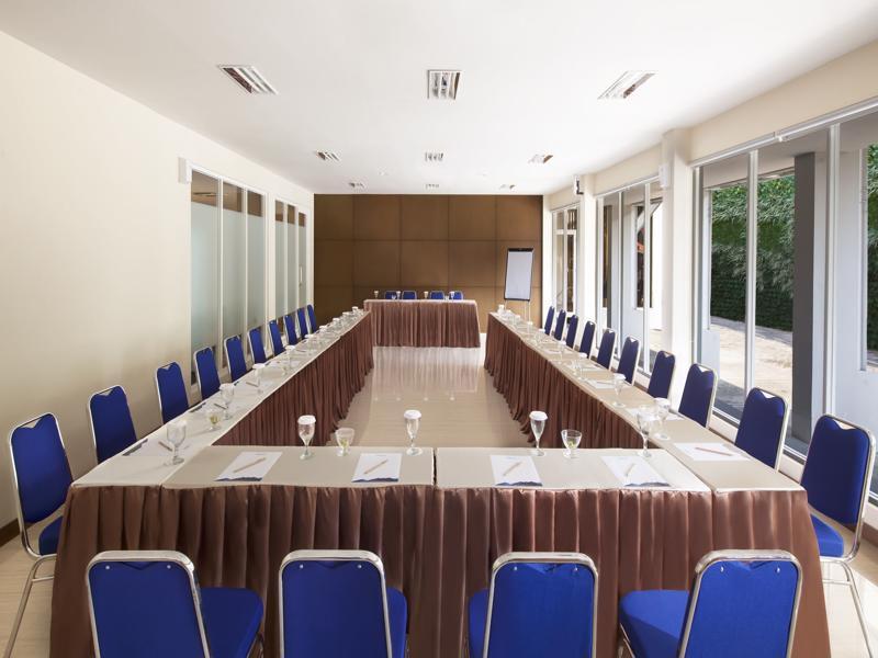 Aveon Express By Daphna International Hotel Yogyakarta