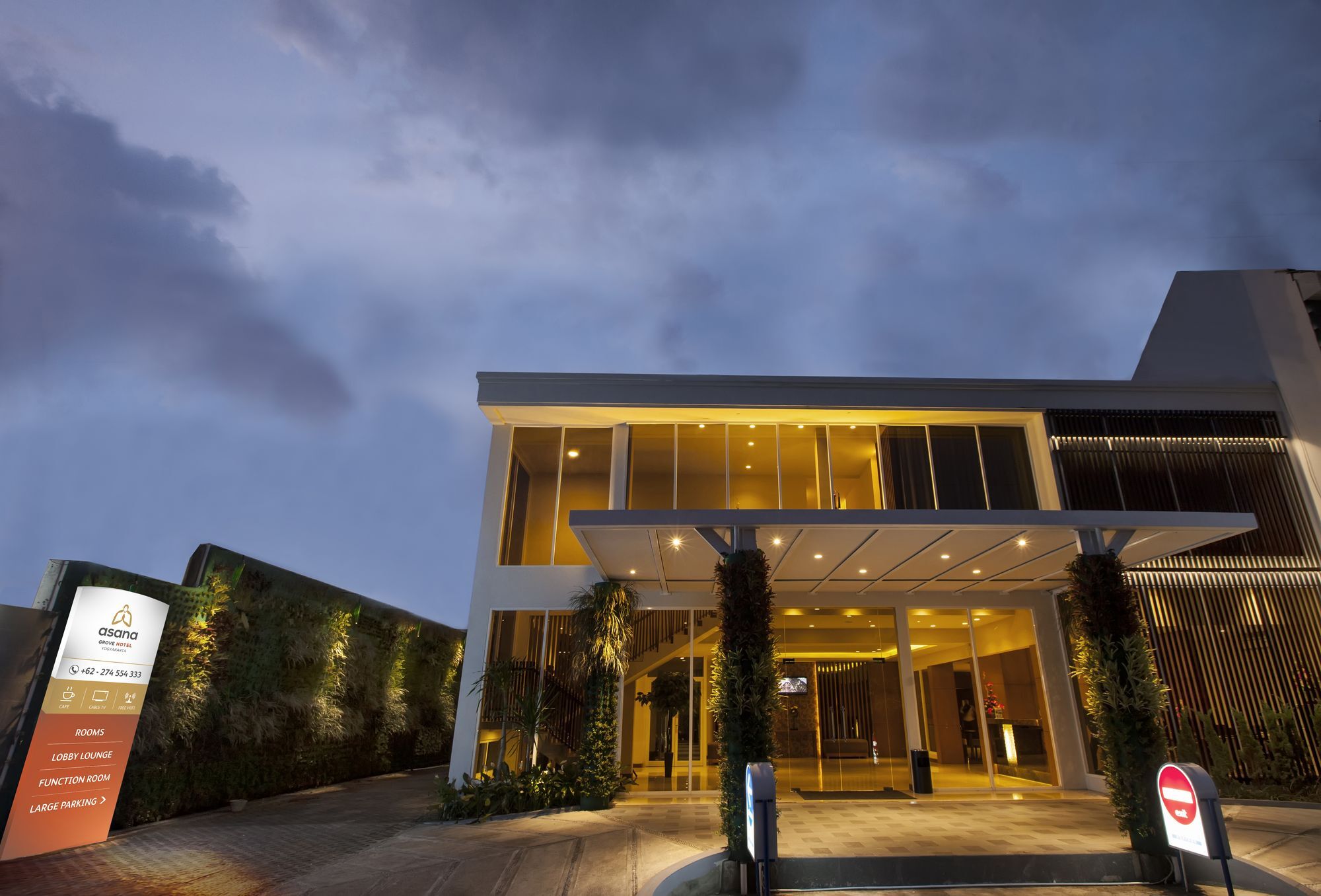 Aveon Express By Daphna International Hotel Yogyakarta